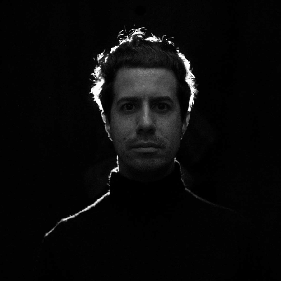 Richard McGraw Hair Design offers personalized hair services in Jacksonville, Florida including precision haircuts, color, grey coverage, balayage, highlights, and curl-focused styling for men and women.